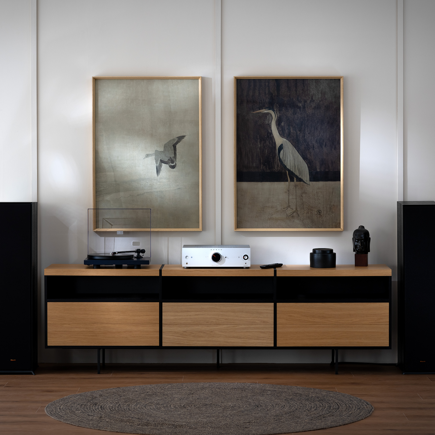 Onkyo Icon A 50 silver in sophisticated listening room with Klipsch speakers and crane wall art 2000x2000